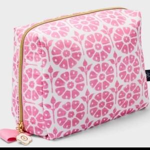 Daisy Floral Roller Rabbit Bag